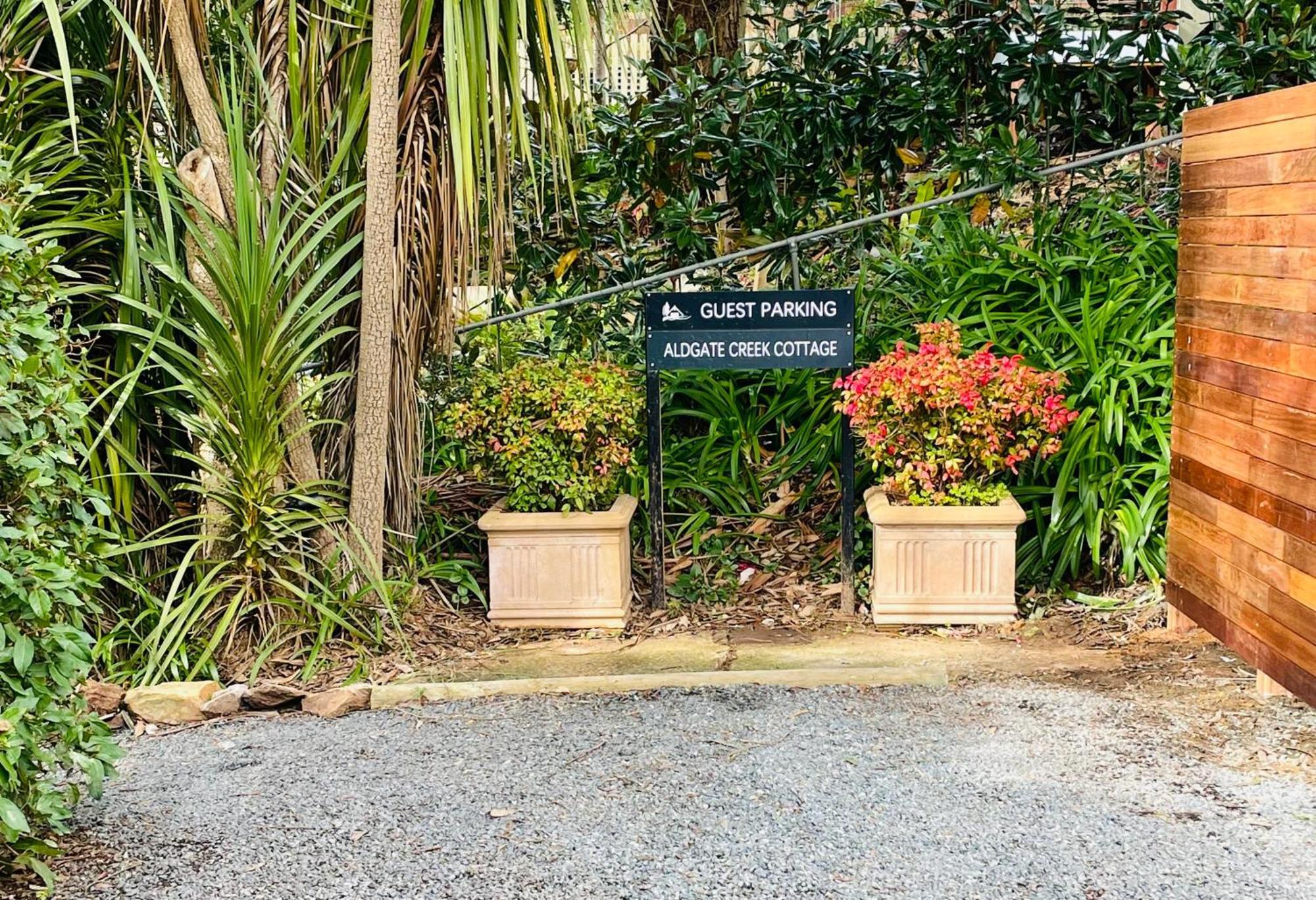 Aldgate Creek Cottage Bed And Breakfast Exterior photo